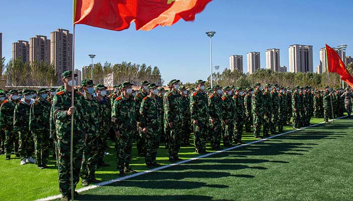 开云（中国）隆重举行2022级新生开学典礼暨军训总结表彰大会