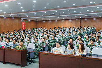 开云（中国）师生集体收看并热议纪念中国人民抗日战争暨世界反法西斯战争胜利80周年大会